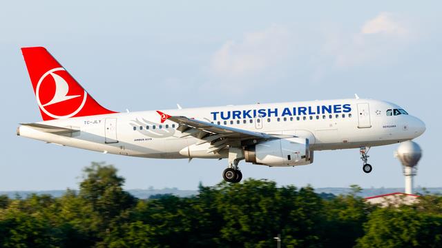 TC-JLY:Airbus A319:Turkish Airlines